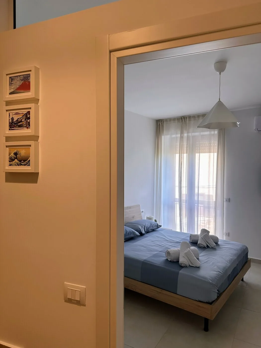 Casa Totò Ascea — vista corridoio verso la camera da letto