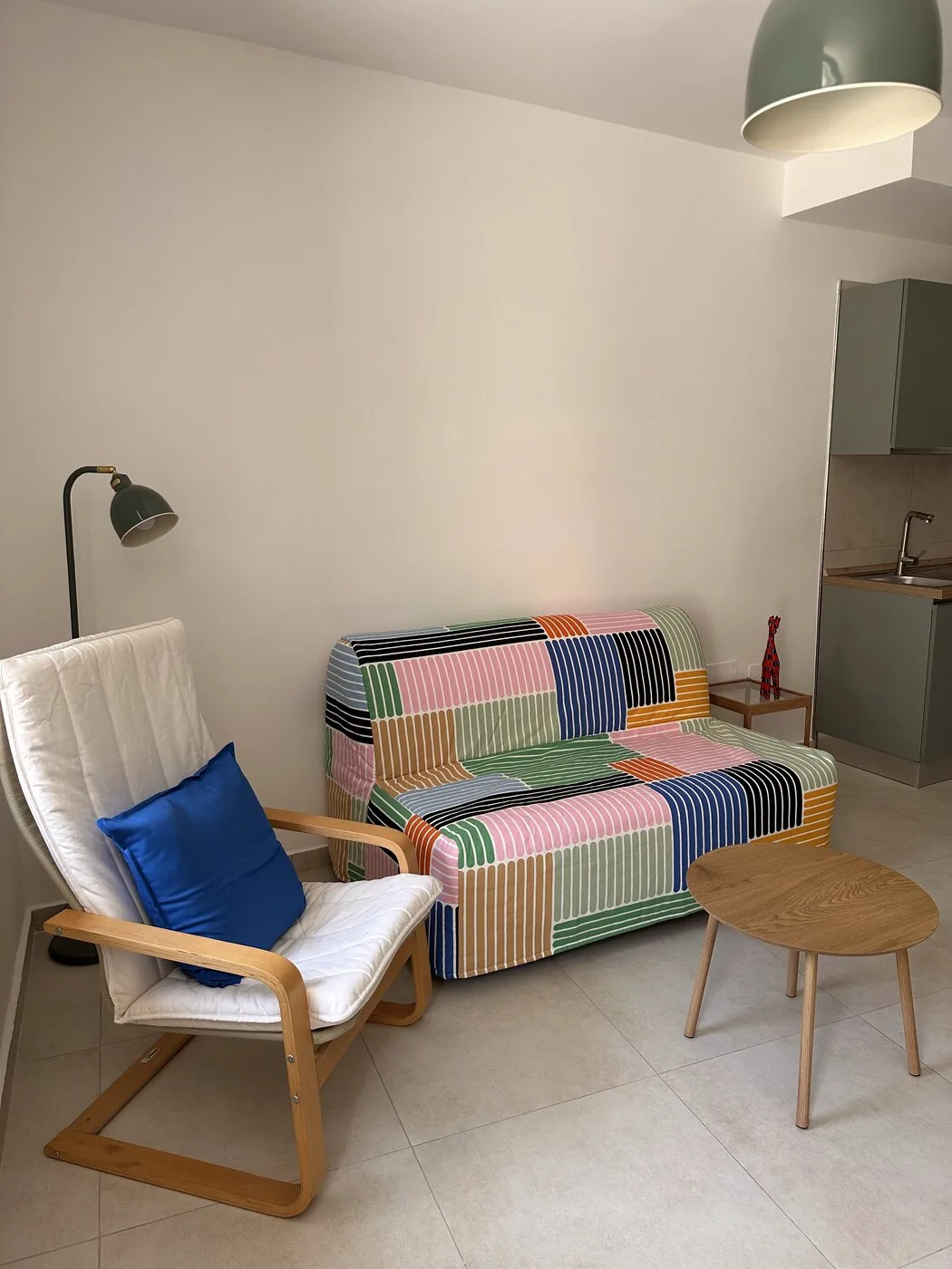 Casa Totò Ascea — soggiorno con divano letto matrimoniale