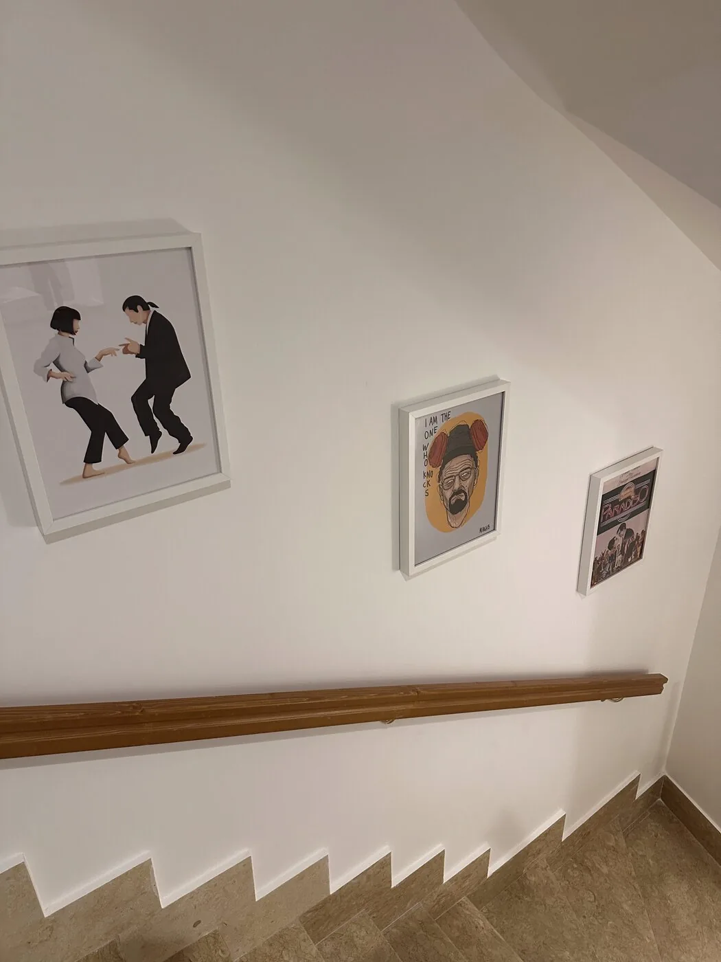 Casa Totò Ascea — scala interna con decorazioni artistiche