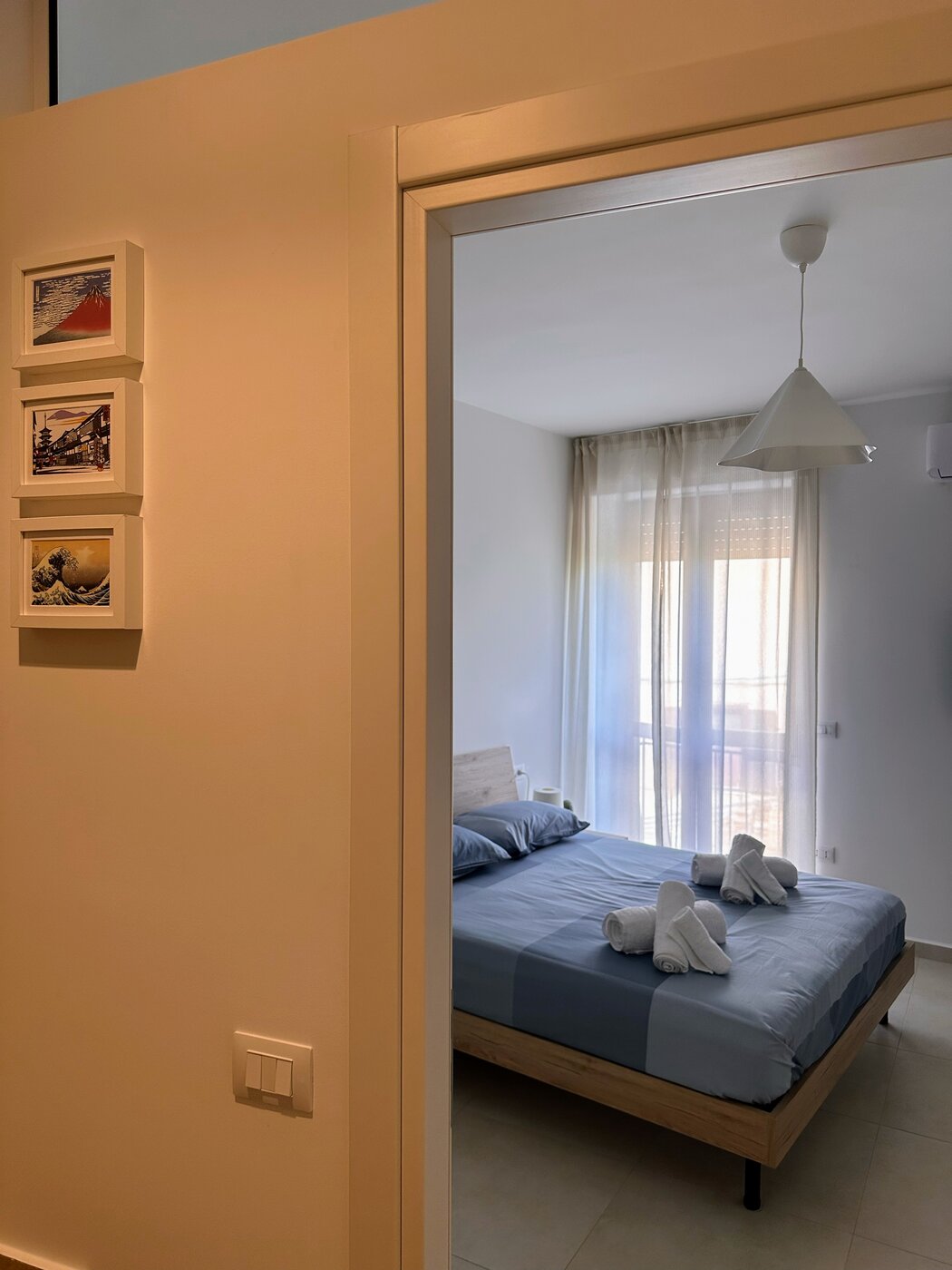 Camera dal corridoio